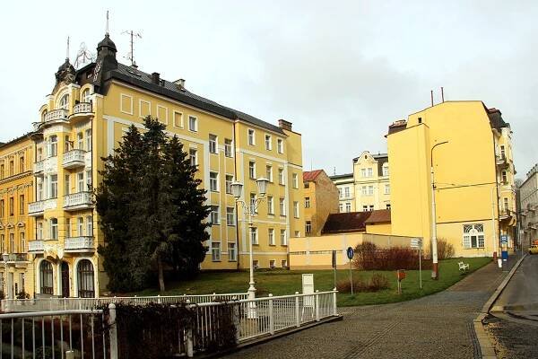 Je libo palác nebo křížence? Státní katalog majetku nabízí zboží i nemovitosti za miliony
