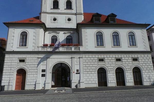 MĚSTSKÝ ÚŘAD - ŽATEC foto 1
