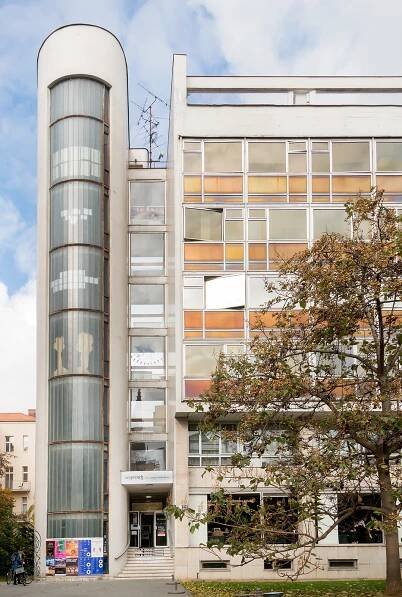 Bílý dům (dříve Administrativní budova městského výboru KSČ) | Objekty | Brněnský architektonický manuál - průvodce brněnskou