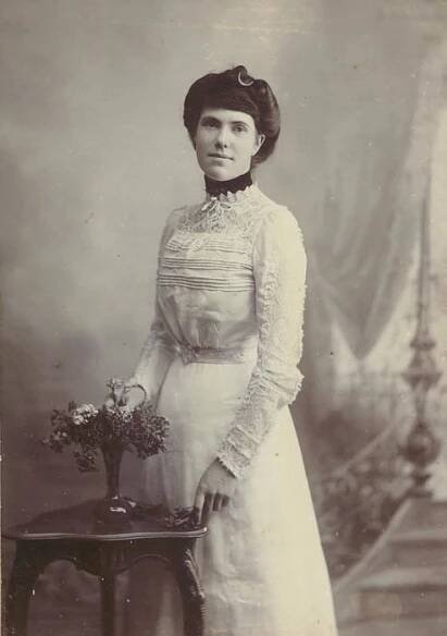 Adele Younghusband – Wikipedie