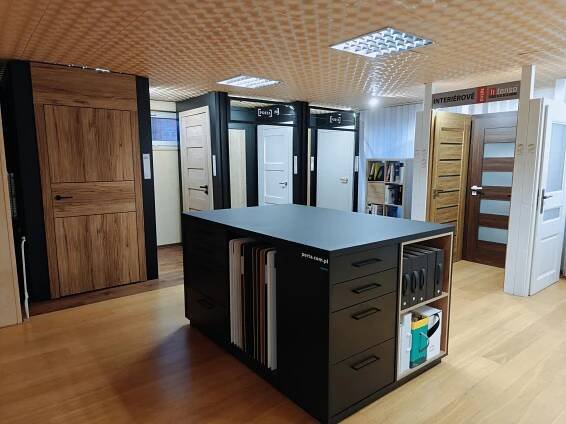 Expozice dveří v našem studiu - Interiérové studio EVANS - Baška