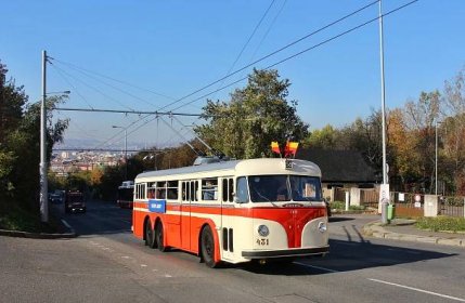 Trolejbusovou trať na Prosek a do Čakovic postaví firmy Elektrizace Praha a OHLA ŽS
