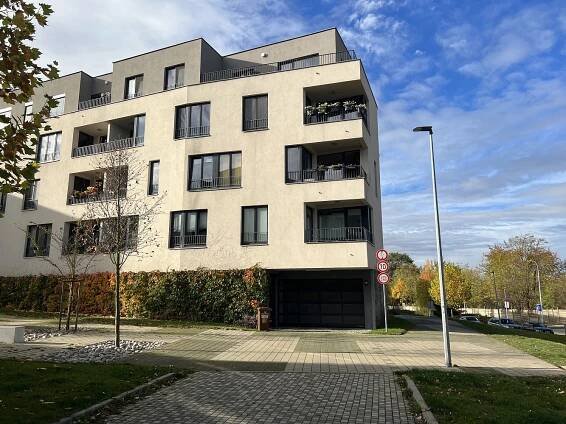 Prodej Byt 1+kk, Štolcova, Praha 4 - Modřany