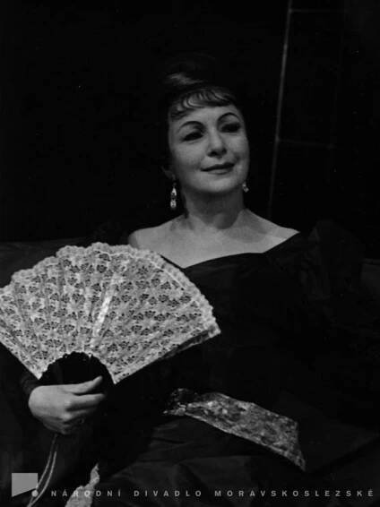 Vlasta Vlasáková - životopis | Národní divadlo moravskoslezské