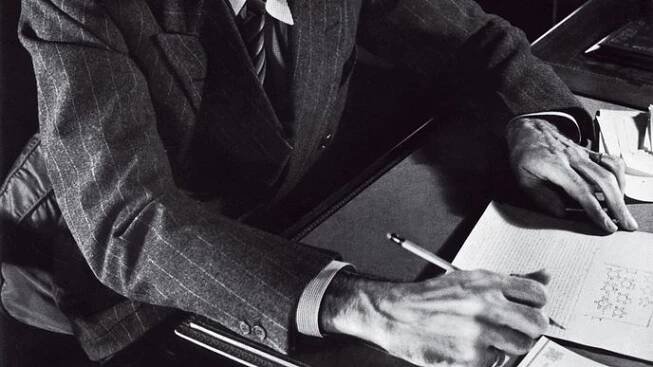 Eugene O’Neill  je zatím jediným americkým dramatikem, který byl poctěn Nobelovou cenou za literaturu. Kromě něj ji obdrželo ještě deset literátů z USA.