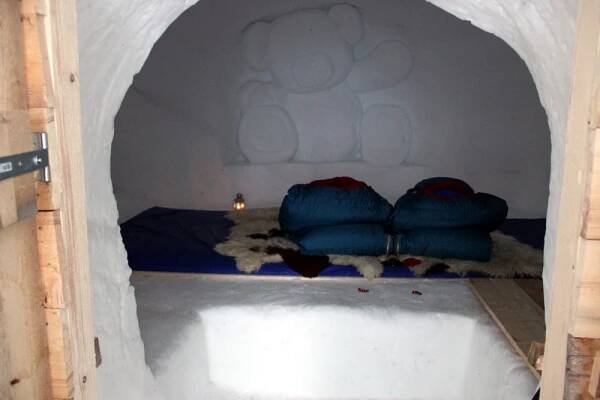 Iglu_Baer