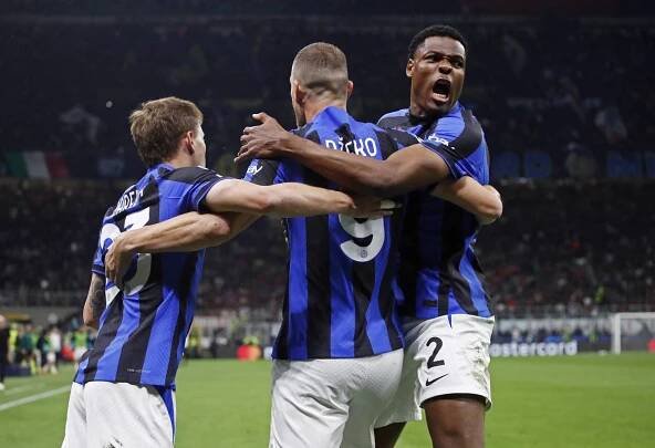 Jedenáct minut zmaru, do finále Ligy mistrů mají blíže Nerazzurri