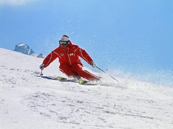 Das Team der Skischule Nauders stellt sich vor
