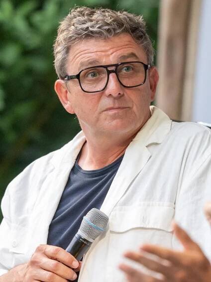 Hans Sigl im Interview: Wochenlange Auszeit - "Bergdoktor"-Star verrät den Grund