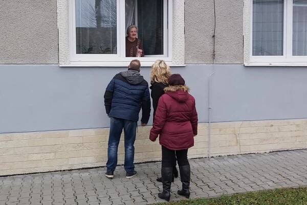 Dárek seniorům - Oficiální stránka obce Smržice