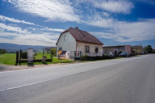 Rezervace: Rodinný dům s garáží, Městys Žireč, Dvůr Králové nad Labem
