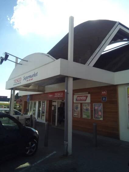 Tesco Supermarket foto 2