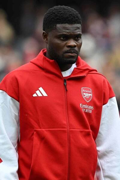 LONDON, ENGLAND - MAY 18: Thomas Partey and Jakub Kiwior of Arsenal before the Premier League match between Arsenal FC and Newcastle United FC at Emirates Stadium on May 18, 2025 in London, England.