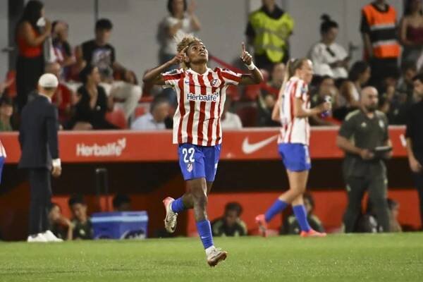 Luany (xx) celebrando el gol que daba la victoria al Atlético de Madrid