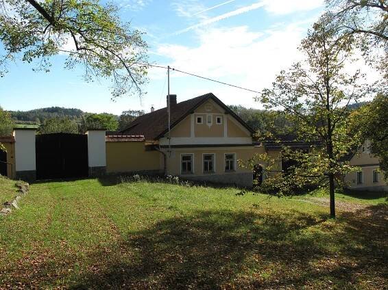 Soubor:Libčice (Nechvalice), žlutý dům.jpg