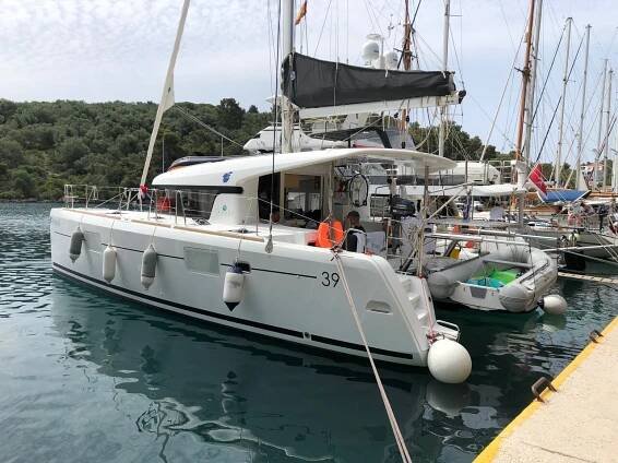 Lagoon 39