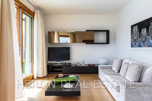 Villa in Mezzagra - Wohnzimmer.jpg