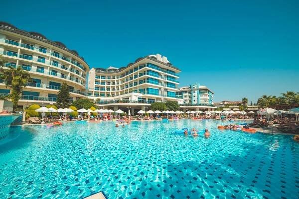 Commodore Elite Suites & SPA 5* - bazén