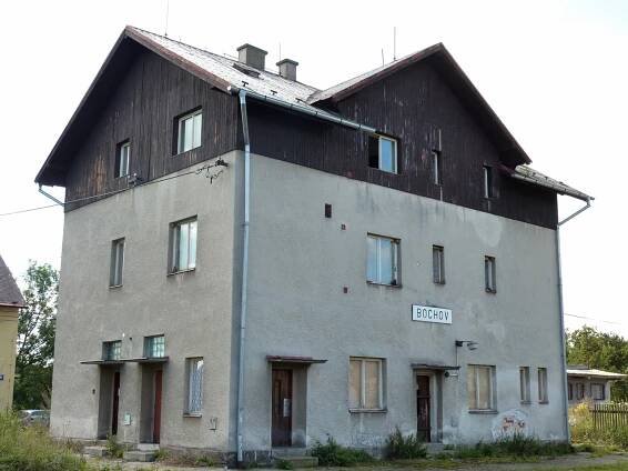 Bochov - Popis a fotografie - Výpravní budova 16/H
