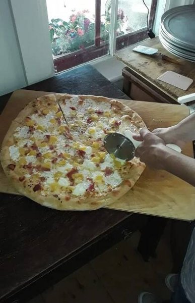 West End Pizza