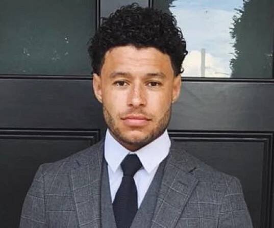 Alex Oxlade-Chamberlain Biography - Facts, Childhood, Family Life & Achievements