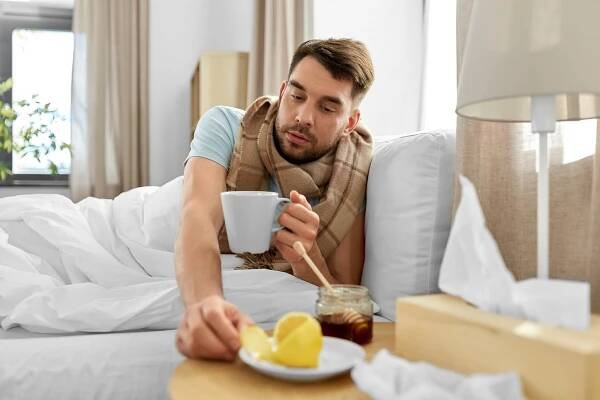 Lék na nachlazení i lékaři uznávaný hojivý prostředek: Na 99 % ho máte ve spíži
