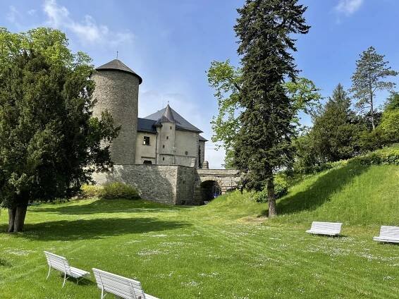Hradní park ve Šternberku se mění v novou atrakci s vyhlídkou. Takto teď vypadá