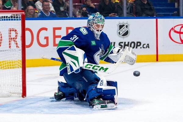 NHL: Calgary Flames at Vancouver Canucks
