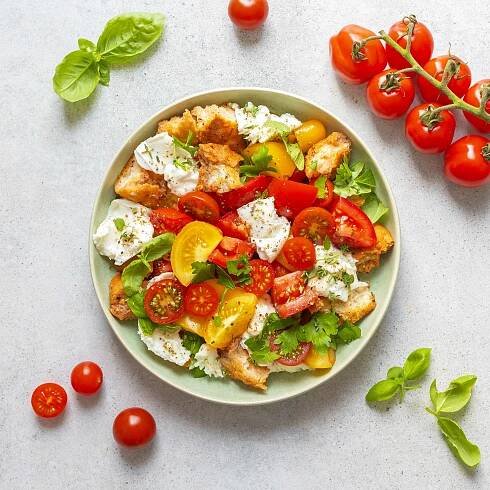 Zobrazit Salát panzanella s mozzarellou receptů