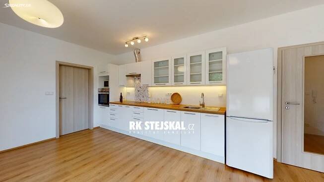 Pronájem bytu 3+kk 73 m², Pod Tratí, Včelná