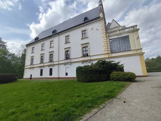 Фотогалерея • Castle in Bartošovice (Замок) • Mapy.com
