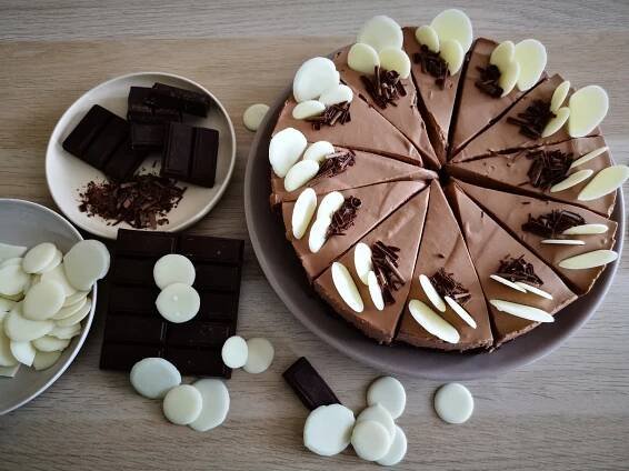 Čokoládovo - tvarohová torta - Matúš Lukáč