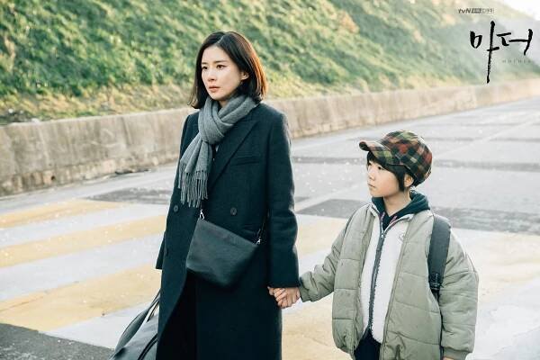Bo-yeong Lee, Yool Heo - Madeo - Fotosky
