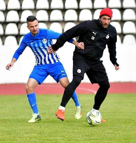 Nejen trenér či nově předseda komise mládeže OFS Karlovy Vary, ale také i nadále stále produktivní hráč, to je Lukáš Jankovský.