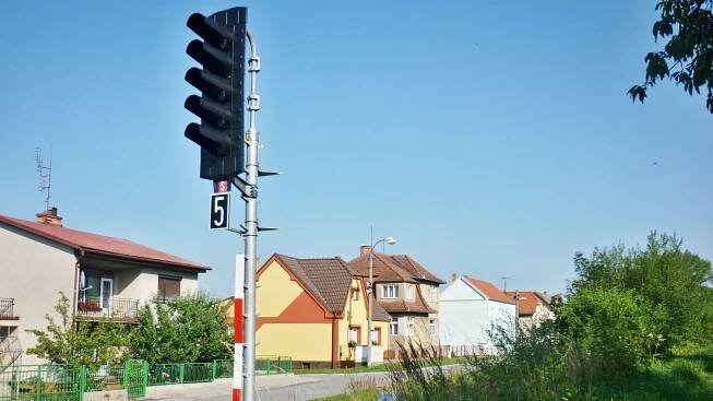 Fotografie - Slavonice, železniční stanice, vjezdové návěstidlo - 22.07.2010