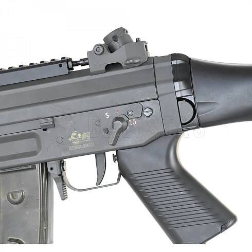 Airsoft Sig Sauer (Warrior-JG W552 RIS)