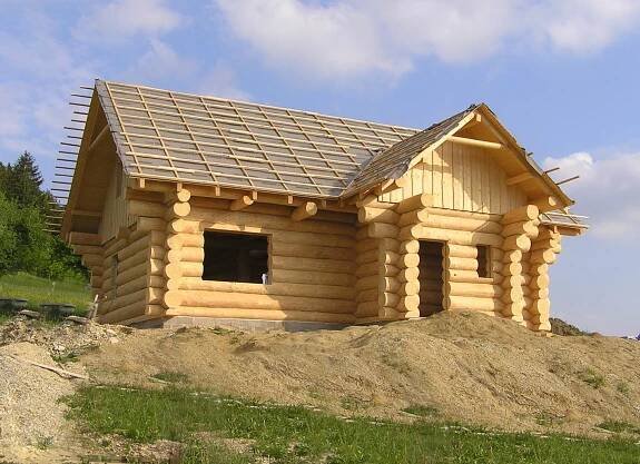 Cena hrubé stavby srubu Haniš srubové domy s.r.o.
