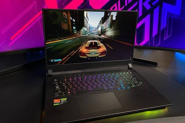 ASUS ROG STRIX SCAR 17 Recenze G733PY