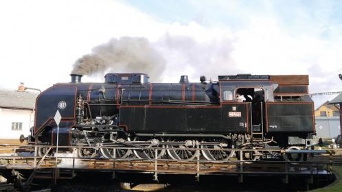 Parní lokomotiva z roku 1940 je opravena, na koleje se dostane příští rok - Novinky