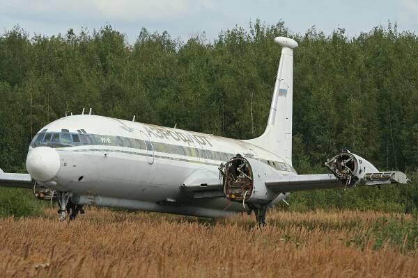 Soubor:Ilyushin IL-22 Elint RA-75895 (8563738696).jpg – Wikipedie