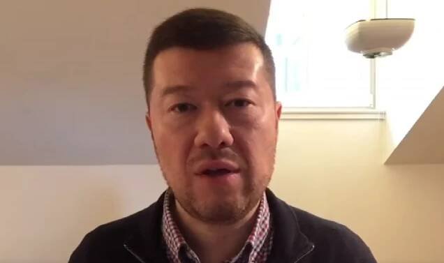 Svědci Tomiovi jsou hnízdo fanatismu. A vůdce je nekrotí