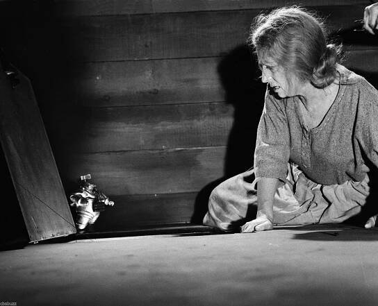 Agnes Moorehead - Actress