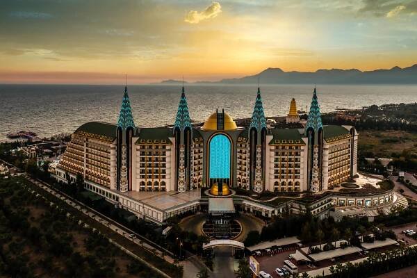 Rezort Delphin Imperial Lara