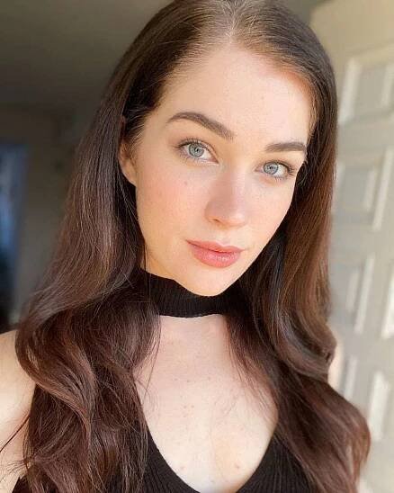 Evelyn Claire Bio
