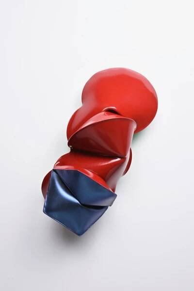 Jeremy Thomas, Green Blues, 2021, Cold rolled steel, powder coat and vinyl emulsion, 43.2 x 33 x 18.8 cm, JT 062