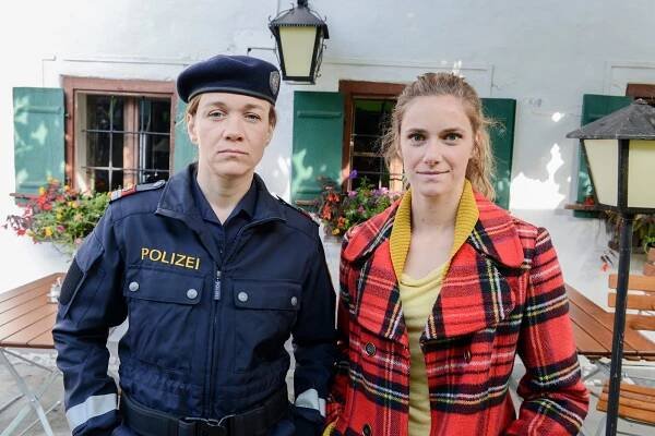 Angelika Richter, Miriam Stein - 4 ženy a pohřeb - Himmelreich - Promo