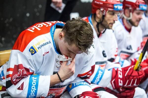 Hokejová řežba Kometa - Hradec: My hrajeme na ledě, oni spíš mluví, říká Čiliak