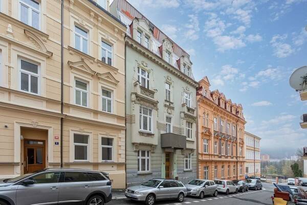 Prodej bytu 1+1, 35 m², Karlovy Vary, ul. Lad. Koubka
