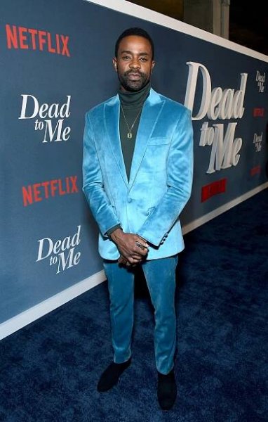 Los Angeles Premiere Of Netflix's 'Dead To Me' Season 3 held at the Netflix Tudum Theater on November 15, 2022 in Hollywood, Los Angeles, California, United States - Brandon Scott - Smrt nás spojí - Série 3 - Z akcí