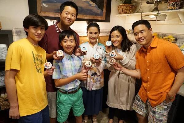 Forrest Wheeler, Hudson Yang, Ian Chen, Lucille Soong, Constance Wu, Randall Park - Huangovi v Americe - College - Z natáčení